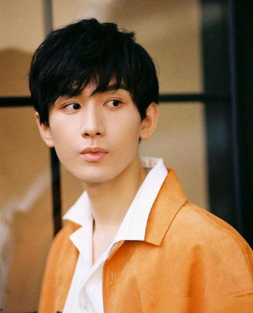 成毅娱乐吃瓜爆料图片,吃瓜爆料图片揭秘幕后真相